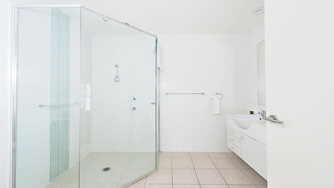 Pacific Blue, Salamander Bay - Accommodation Main Beach 17