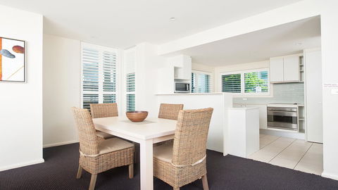 Pacific Blue, Salamander Bay - Accommodation Main Beach 13