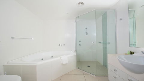 Pacific Blue, Salamander Bay - Accommodation Main Beach 8