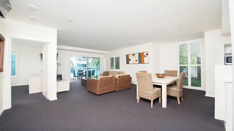 Pacific Blue, Salamander Bay - Accommodation Main Beach 1