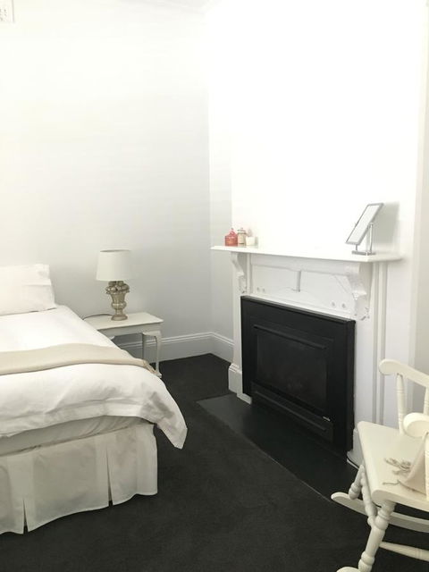 99 Hill Street Apartments - Accommodation Main Beach 3