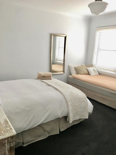99 Hill Street Apartments - Accommodation Main Beach 5
