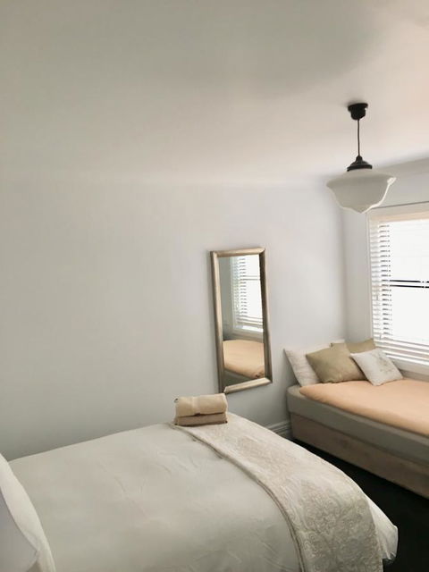 99 Hill Street Apartments - Accommodation Main Beach 6
