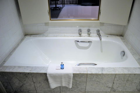 Radisson Blu Plaza Hotel Sydney - Accommodation Main Beach 37