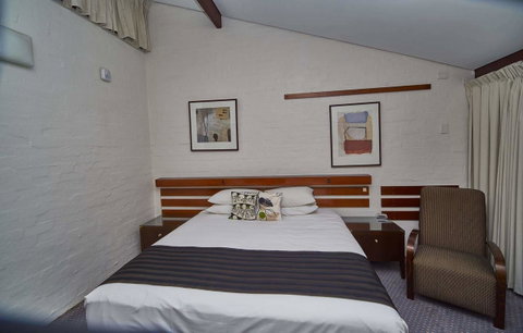 The Apple Inn - Accommodation Main Beach 5