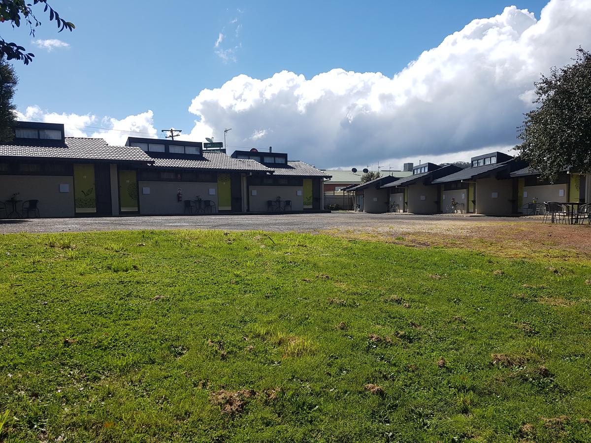 Batlow NSW Accommodation Main Beach