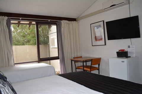 The Apple Inn - Accommodation Main Beach 33