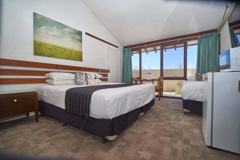 The Apple Inn - Accommodation Main Beach 1