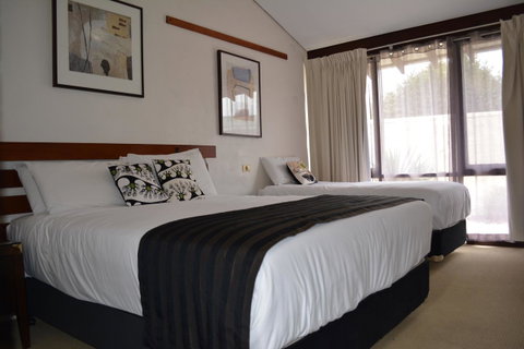 The Apple Inn - Accommodation Main Beach 25