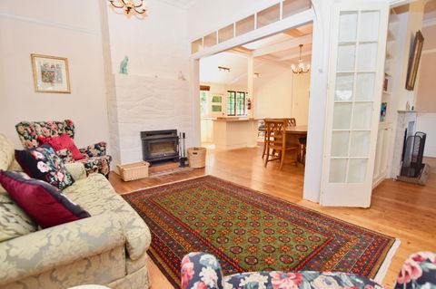 Dangal Gardens - Accommodation Main Beach 8