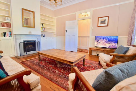 Dangal Gardens - Accommodation Main Beach 7