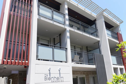 The Blenheim - Accommodation Main Beach 13