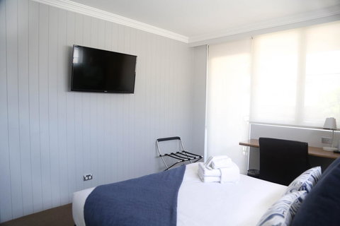 The Blenheim - Accommodation Main Beach 1