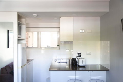 The Blenheim - Accommodation Main Beach 7