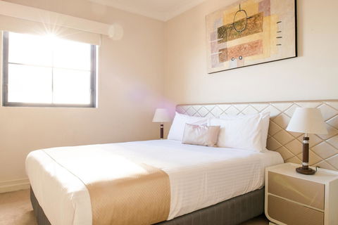 Seasons Harbour Plaza - Accommodation Main Beach 6