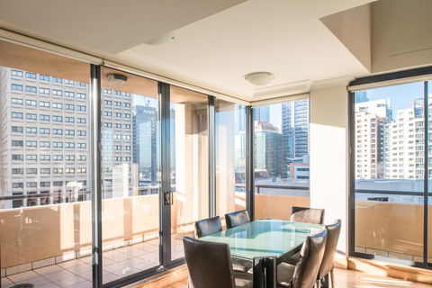 Seasons Harbour Plaza - Accommodation Main Beach 11