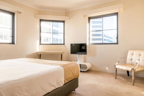Seasons Harbour Plaza - Accommodation Main Beach 16