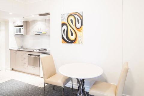 Seasons Harbour Plaza - Accommodation Main Beach 22