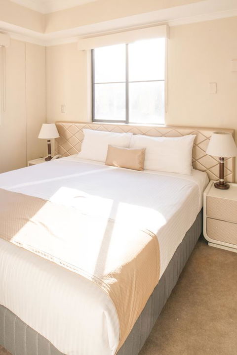 Seasons Harbour Plaza - Accommodation Main Beach 15