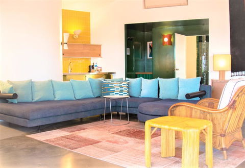 Beach Hotel Resort - Accommodation Main Beach 15