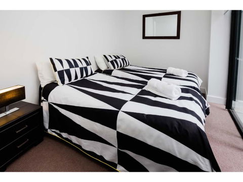 The Star Apartments - Accommodation Main Beach 17