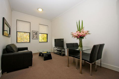 The Star Apartments - Accommodation Main Beach 0