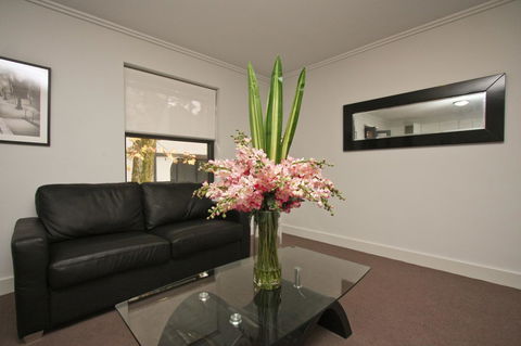 The Star Apartments - Accommodation Main Beach 10