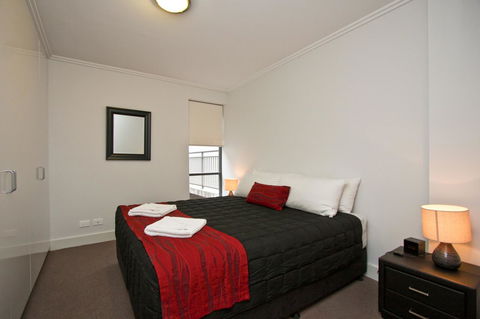 The Star Apartments - Accommodation Main Beach 14