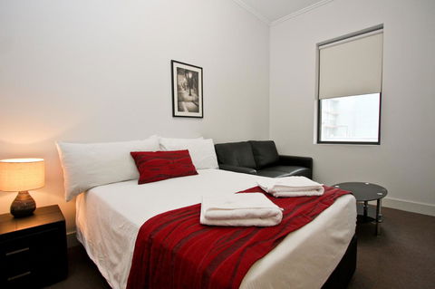 The Star Apartments - Accommodation Main Beach 15