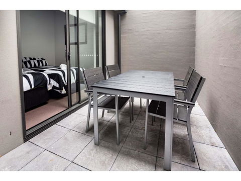 The Star Apartments - Accommodation Main Beach 20