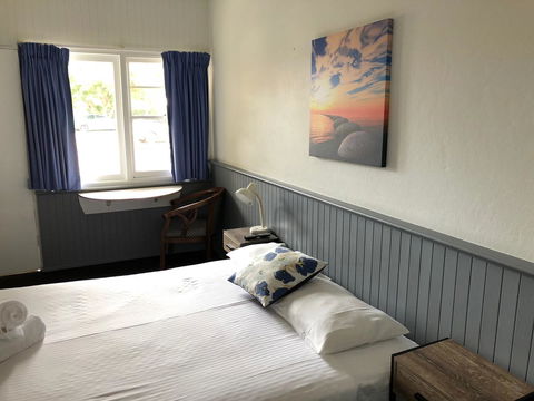 Squid\'s Ink Motel - Accommodation Main Beach 28