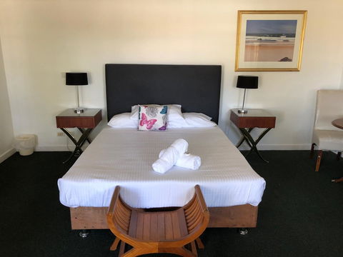 Squid\'s Ink Motel - Accommodation Main Beach 35