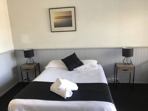 Squid\'s Ink Motel - Accommodation Main Beach 38