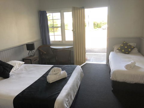 Squid\'s Ink Motel - Accommodation Main Beach 41