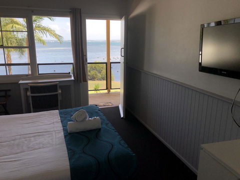 Squid\'s Ink Motel - Accommodation Main Beach 43