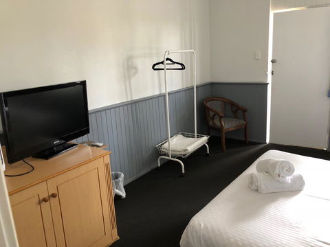 Squid\'s Ink Motel - Accommodation Main Beach 25