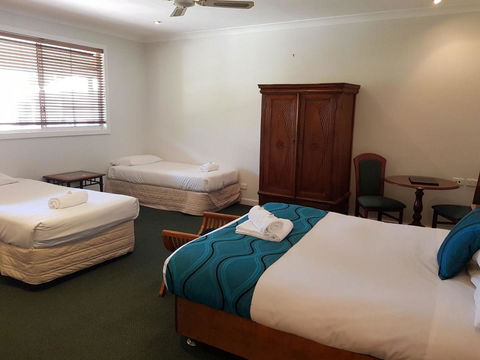 Squid\'s Ink Motel - Accommodation Main Beach 9