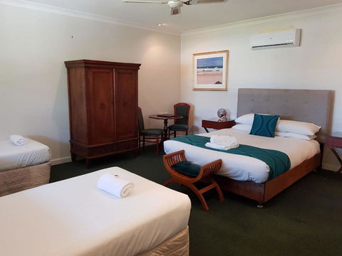 Squid\'s Ink Motel - Accommodation Main Beach 7