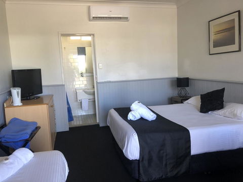 Squid\'s Ink Motel - Accommodation Main Beach 39