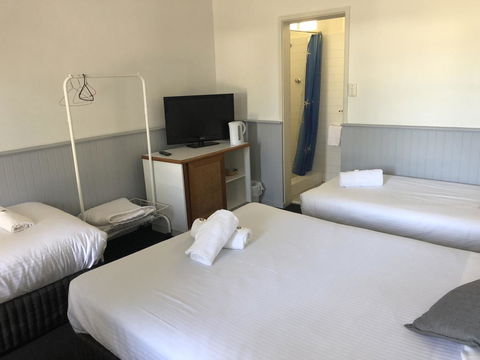 Squid\'s Ink Motel - Accommodation Main Beach 34
