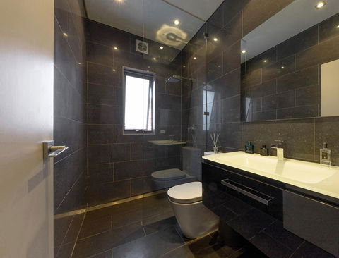 BONDI BEACH PRIME 1 Bedroom + Sunroom - Accommodation Main Beach 1