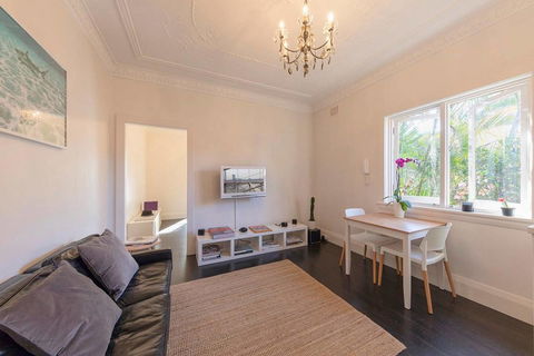 BONDI BEACH PRIME 1 Bedroom + Sunroom - Accommodation Main Beach 3