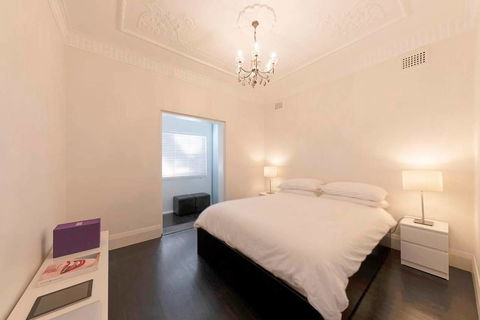 BONDI BEACH PRIME 1 Bedroom + Sunroom - Accommodation Main Beach 2