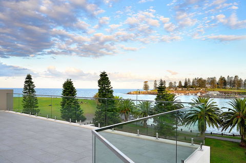 Belle Vue- Penthouse At Black Beach - Accommodation Main Beach 15