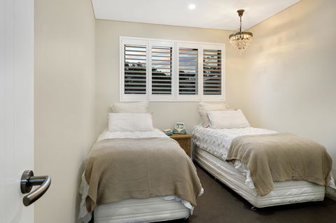 Belle Vue- Penthouse At Black Beach - Accommodation Main Beach 13