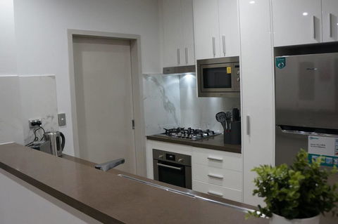 Specious Apartment With 2 Large Bedrooms - Accommodation Main Beach 16