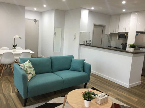 Specious Apartment With 2 Large Bedrooms - Accommodation Main Beach 14