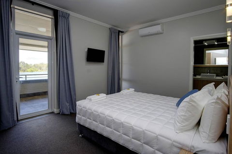 Lakes And Ocean Hotel Forster - Accommodation Main Beach 12
