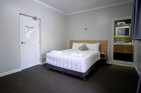 Lakes And Ocean Hotel Forster - Accommodation Main Beach 13