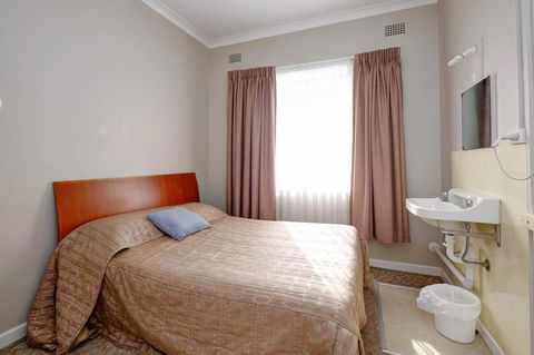 Lakes And Ocean Hotel Forster - Accommodation Main Beach 9